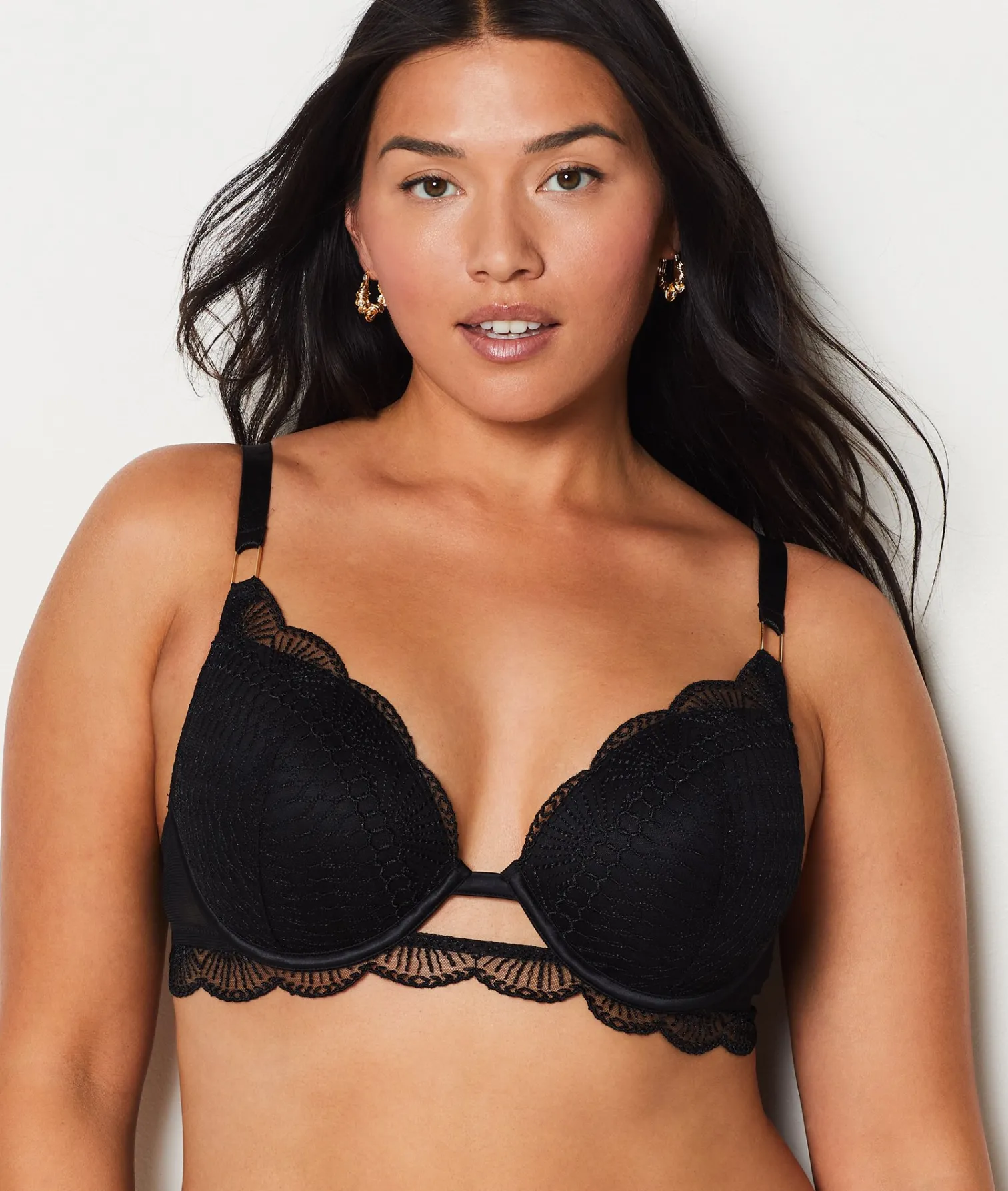 Etam Bra No. 5 - The Lightly Lined Plunge Bra BLACK Store