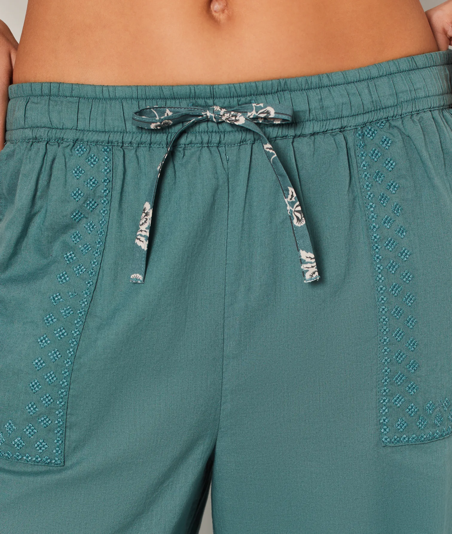 Etam Pantalon de pyjama avec broderies 7/8ème VERT Flash Sale