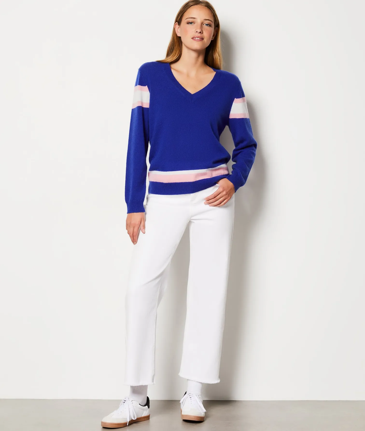 Etam Pull col V BLEUROYAL Hot