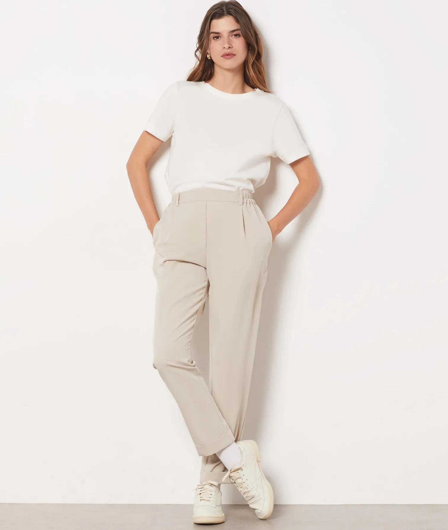 Etam Trousers with a cigarette cut SAND Fashion